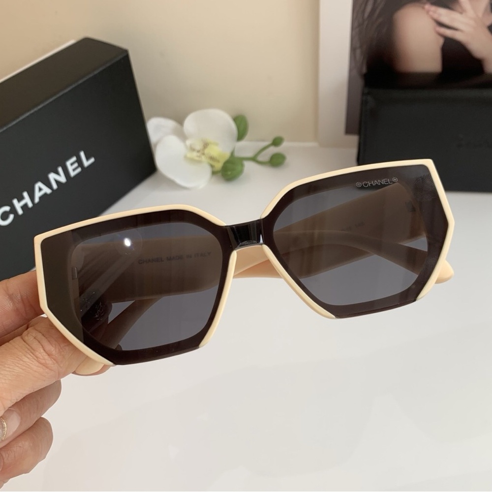 Chanel Cream and Black Women's Sunglasses - Picture 3 of 8